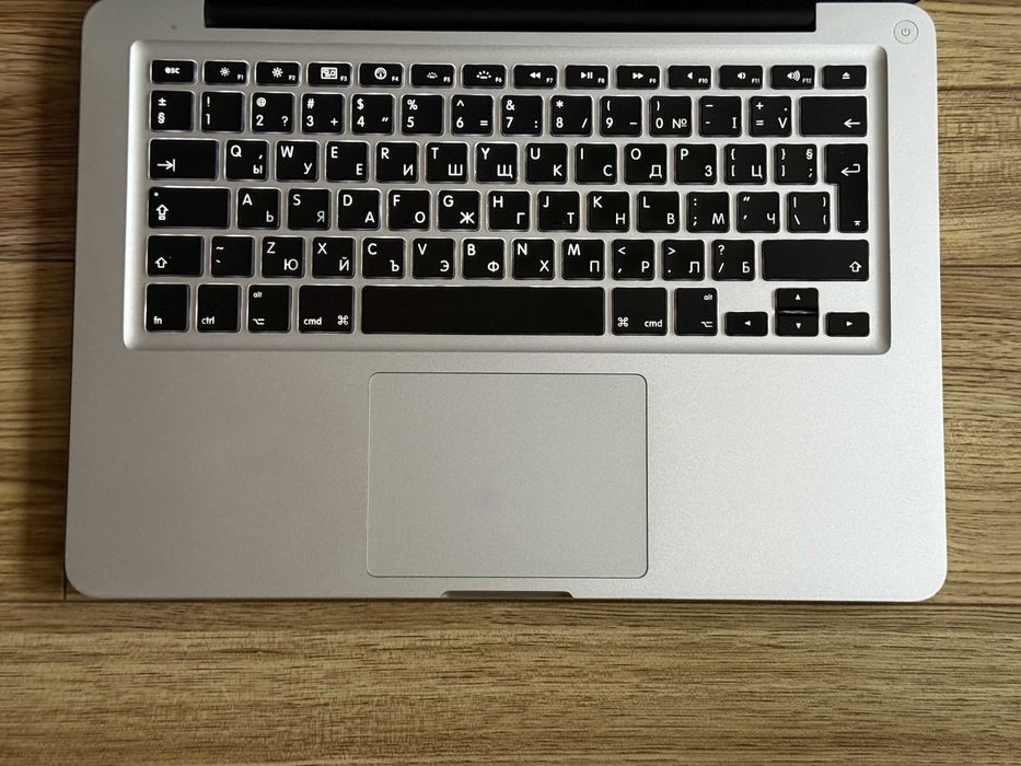 MacBook Pro 13 2009`Intel P7550/4GB RAM/160GB HDD/Nvidia 9400M/Бат 5ч