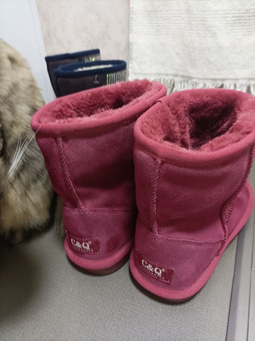 Угги детский размер 34 очень теплый и качественный привозная новая