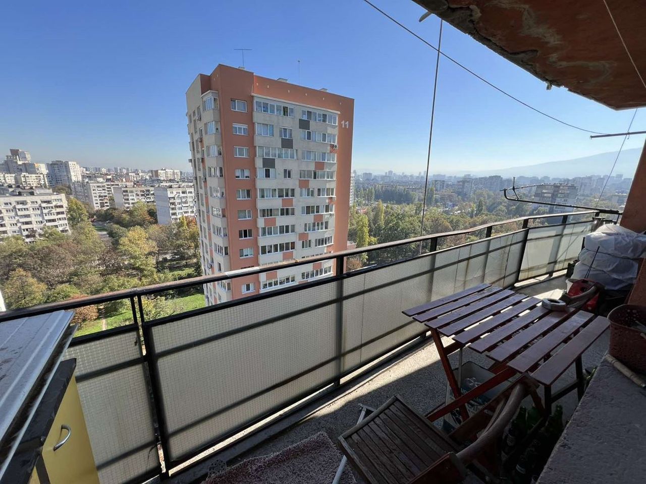 Продава се Тристаен апартамент в София, Гевгелийски - 72 кв.м за 1973 €/кв.м - Снимка #2