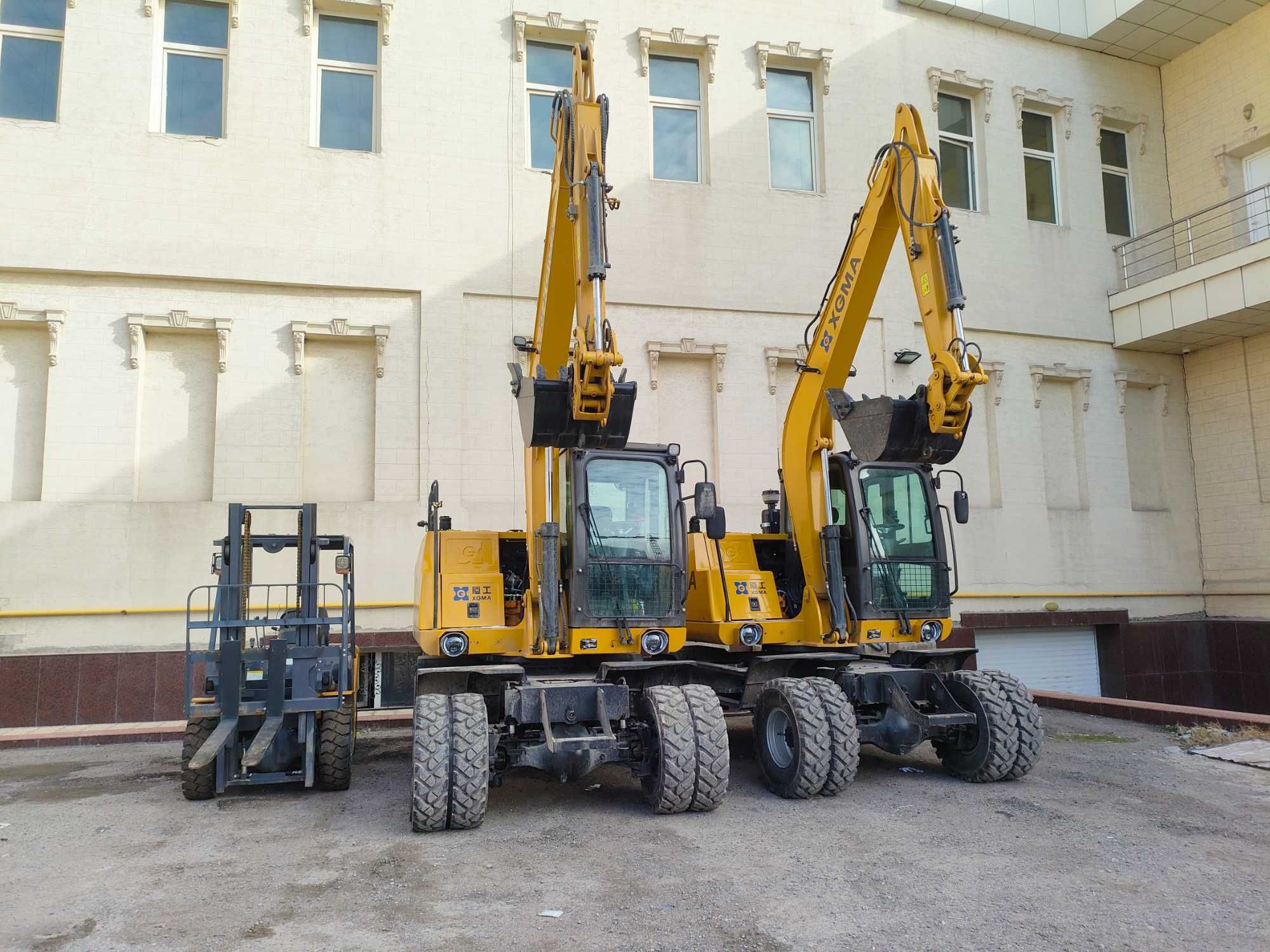 Экскаватор XG8095W