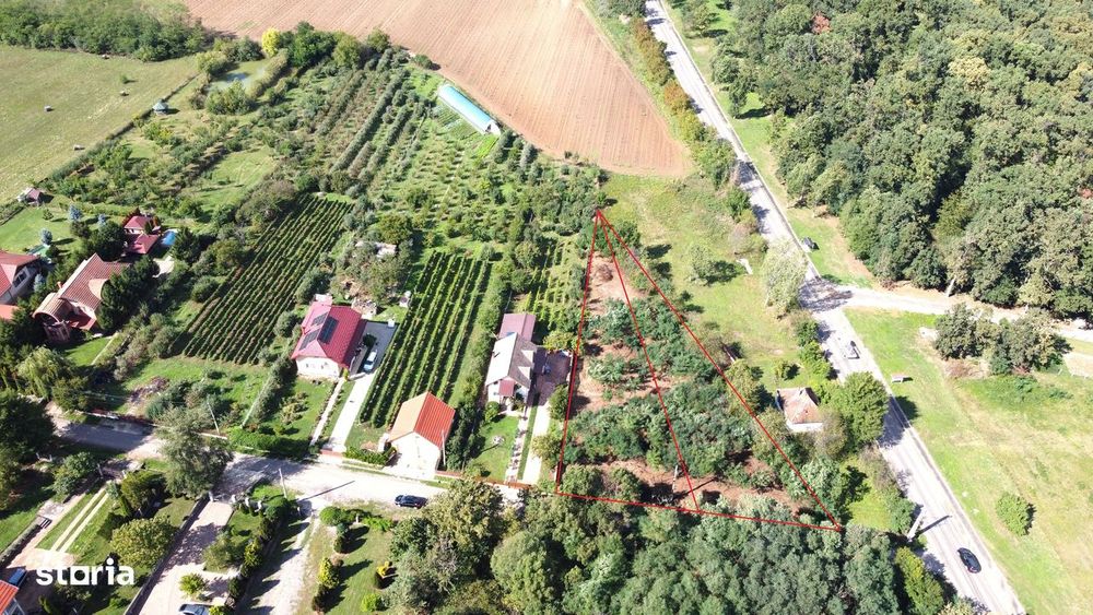 Doua terenuri – locatie deosebita, priveliste superba