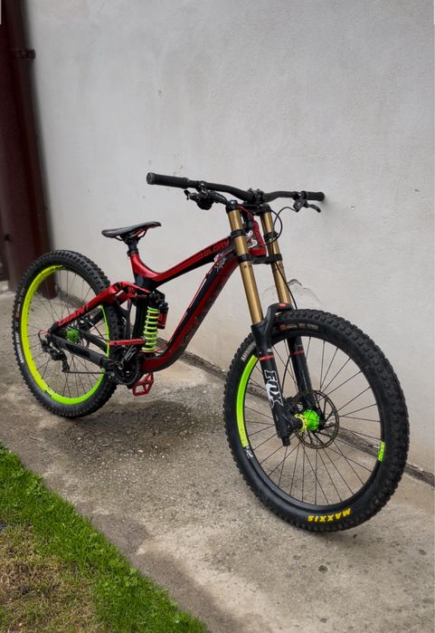 Downhill giant glory