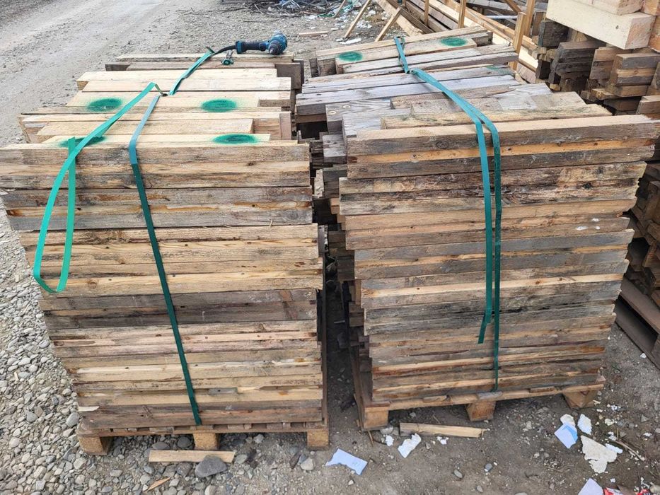 Vand Grinzi lemn 70x70x6000 mm si lemne de foc palet 1,2x0,5x1 .