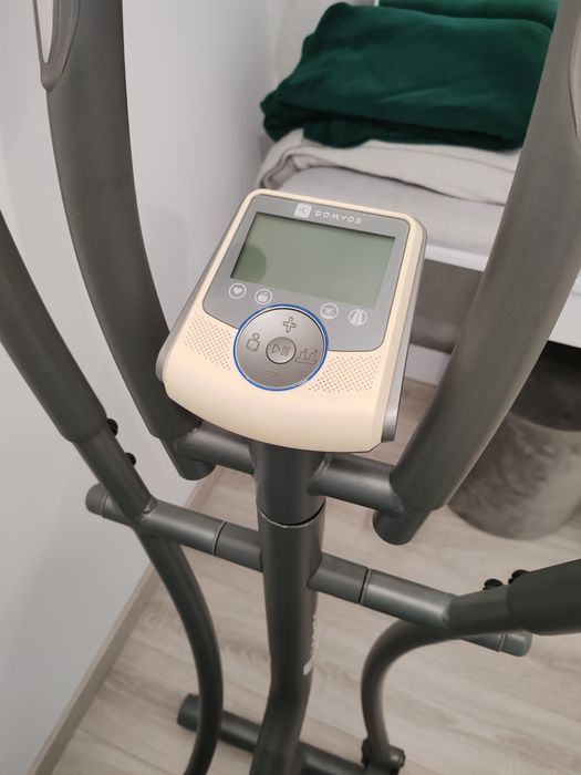 Vând bicicleta eliptica domyos ve430