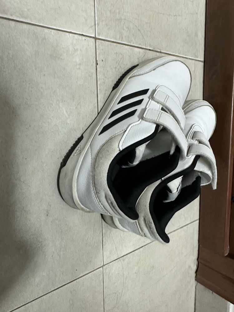 Adidas бели обувки