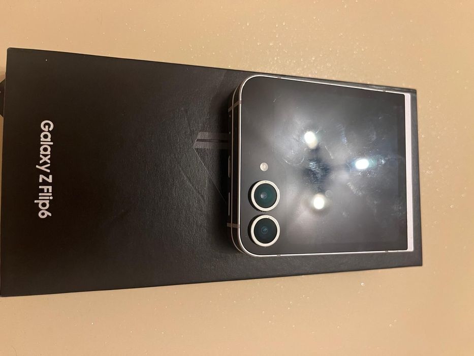 Samsung Z Flip 6