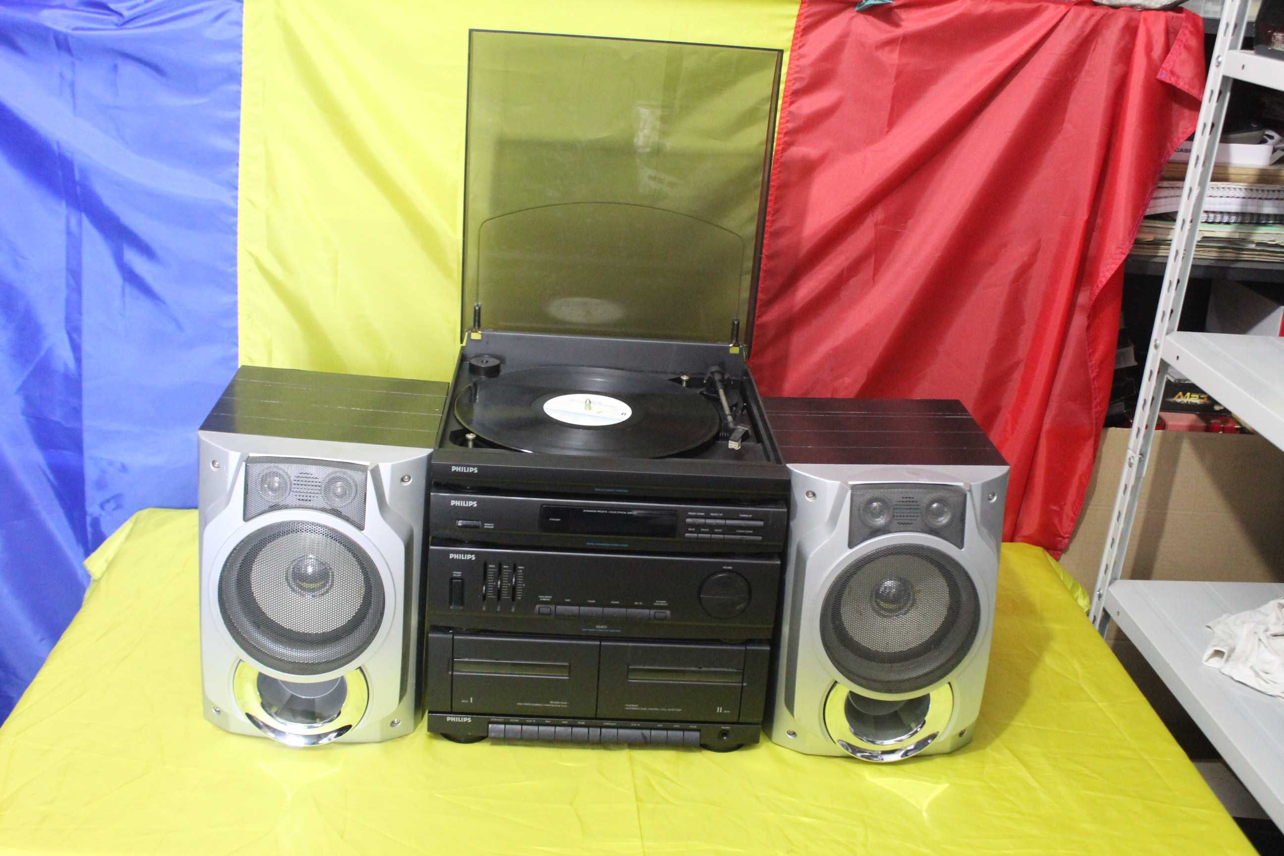 Combina cu pick-up veche - ( Germania)  PHILIPS  AS 405