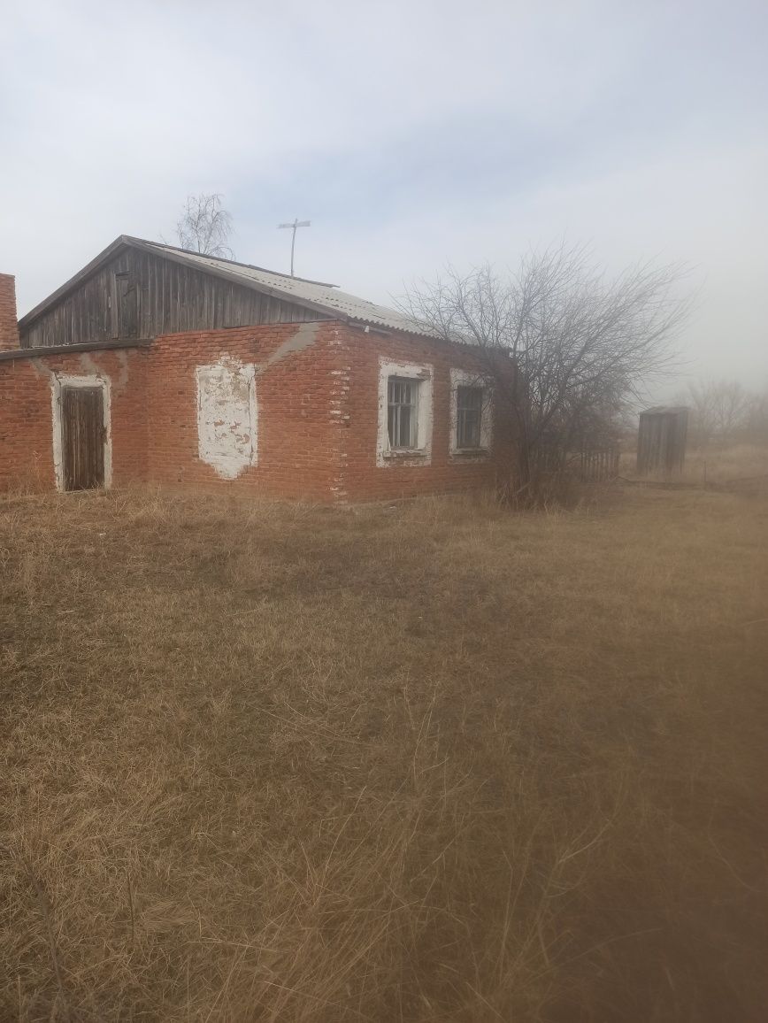 Дом на разборку,газоблочныи, обложенный красным кирпичем