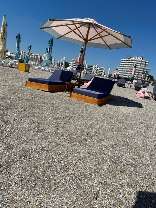 Mobilier plaja umbrele , șezlonguri