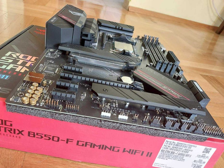 AMD Ryzen 7 5800X + Asus Rog Strix B550-F Gaming Wi-Fi