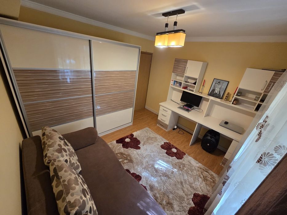 Apartament 4 camere, 2 boxe, loc parcare ADP
