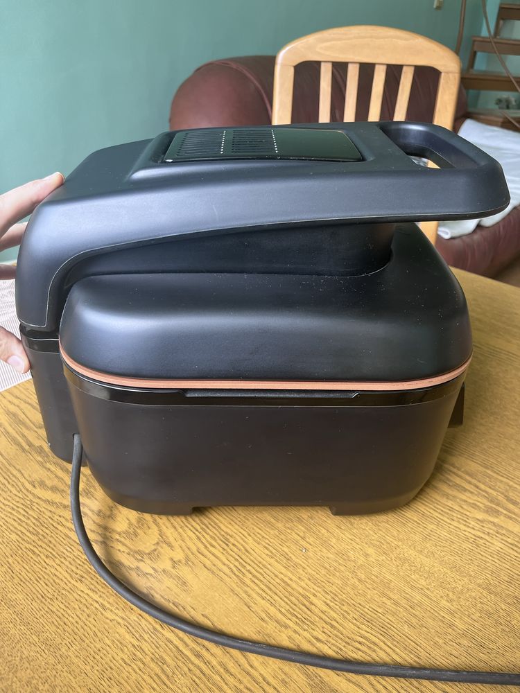 Еър Фрайър Russell Hobbs чисто нов