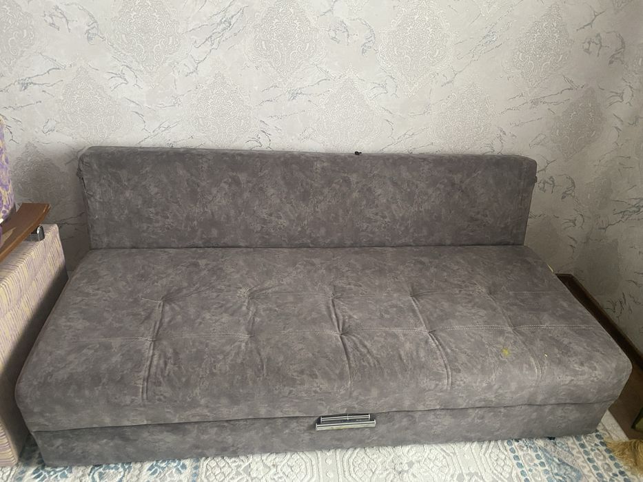 Продам диван                     .