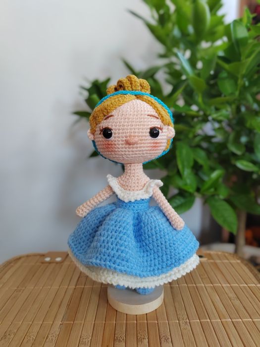 Prințesă Disney "Cinderella" Amigurumi