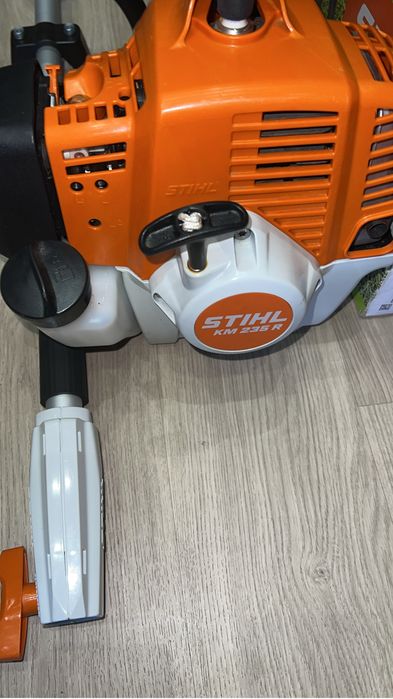 Motocoase pe benzina Stihl KM 56 RC si KM 235 R-Noi