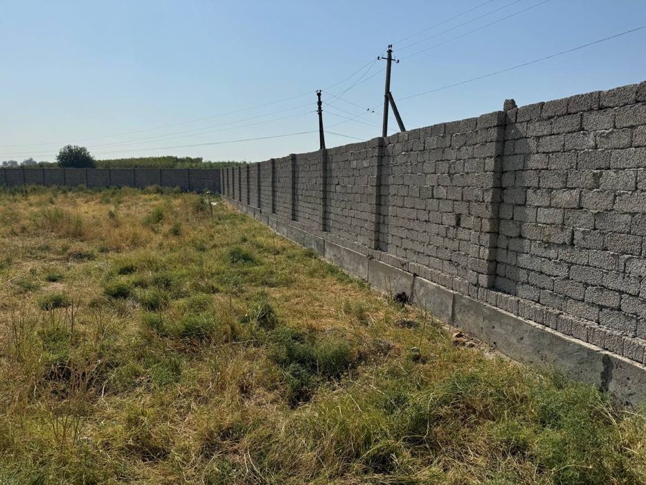 Земля своя не жилой Ахангаранская дорога Yangi hayot MFY 16000 за сотк