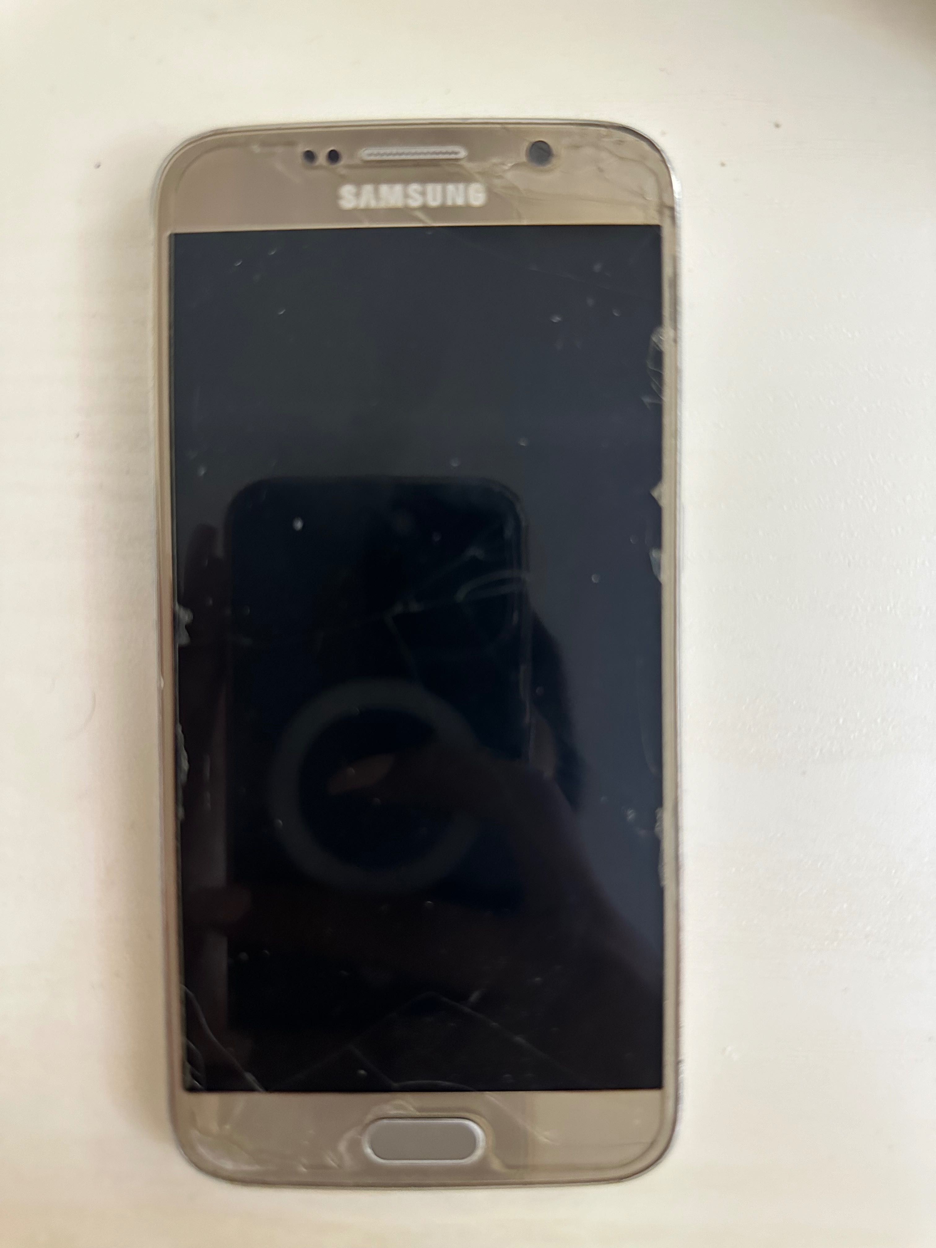 Samsung S6 телефон