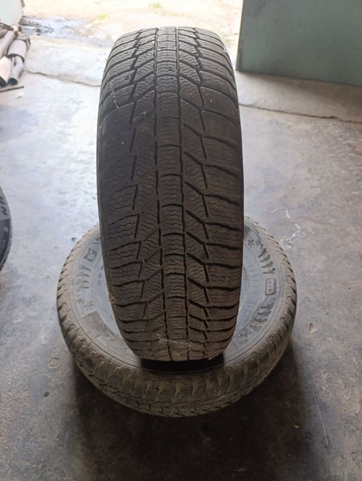 Продавам зимни гуми 235/75R15