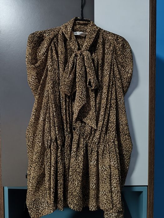 Bluza Zara dama si fusta Zara.