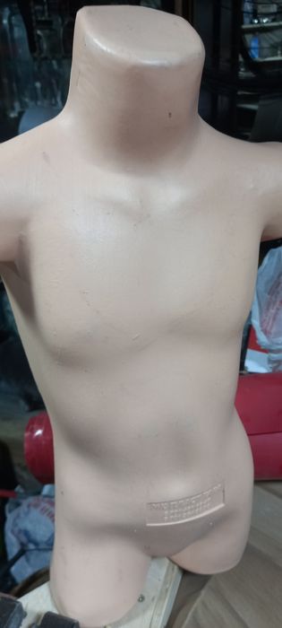 Продам манекены женские и детские