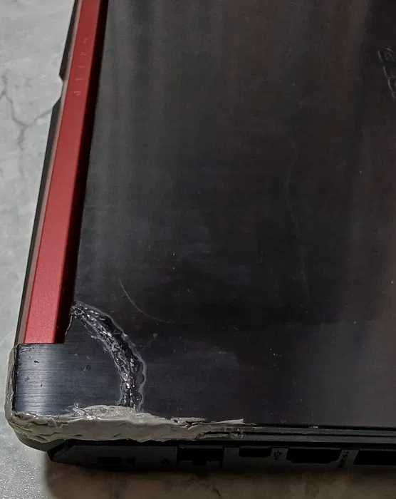 laptop ACER Nitro 5 intrat in protectie ( Defect)