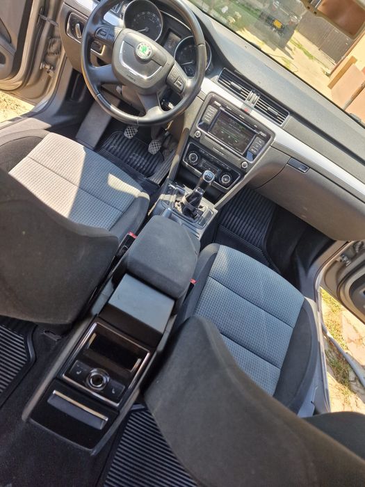 Vând Skoda Octavia superb in stare perfecta proprietar