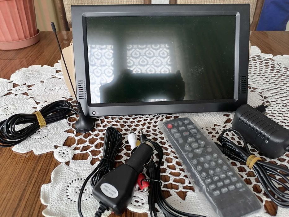 Продавам    Продава  чисто ново  ТВ  NVOX 10'' за кола и дома