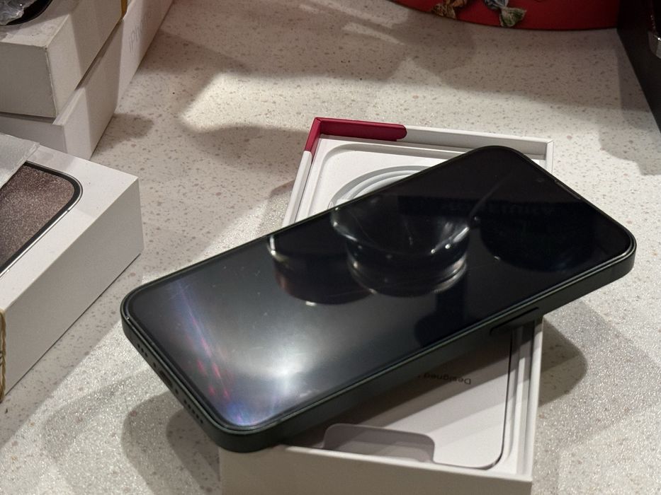 iPhone 13 128GB Green – Перфектен, 100% Батерия!