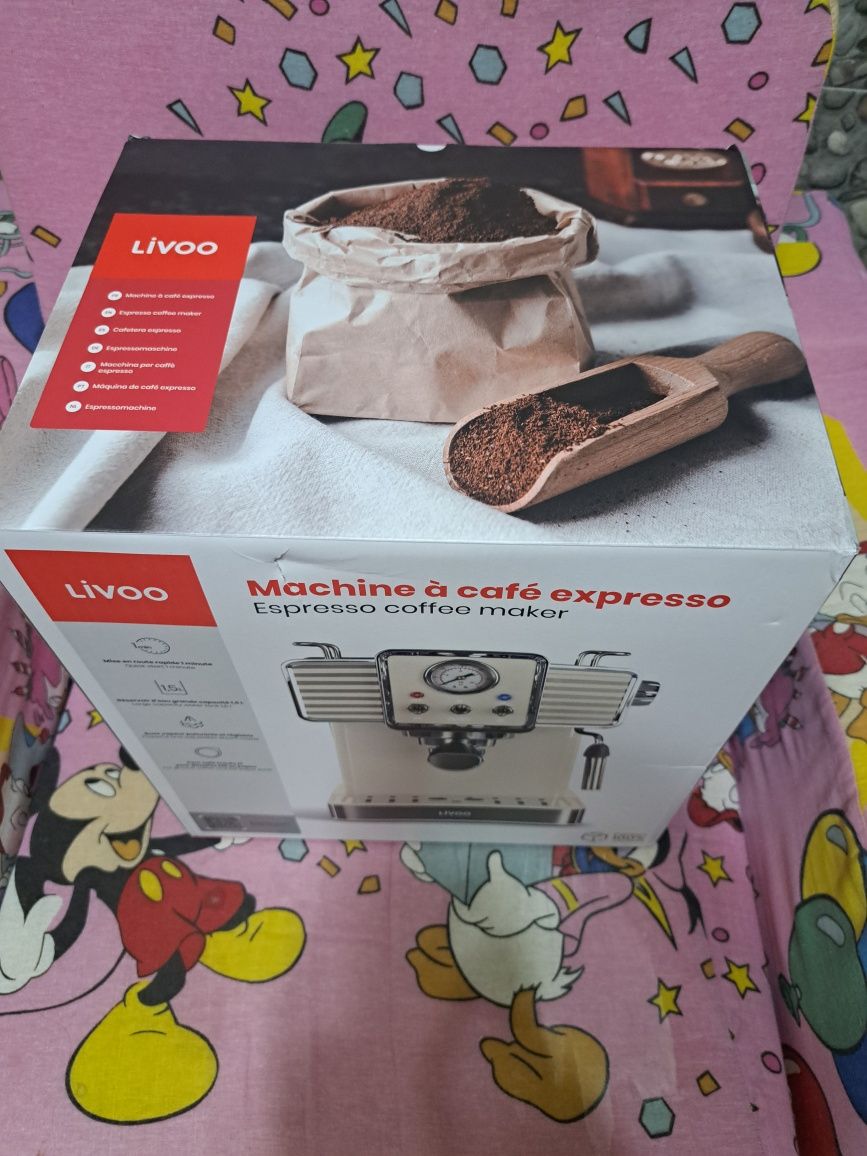 Se vinde expresor cafea Livoo nou