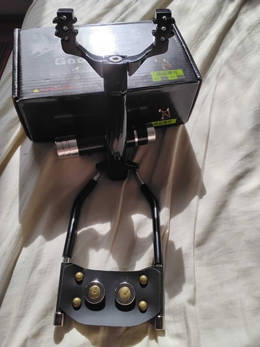 Prastie de vanatoare profesionala cu lumina laser,3 benzi,100 bile,nou