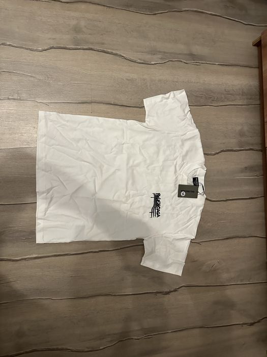 Balenciaga t-shirt black and white