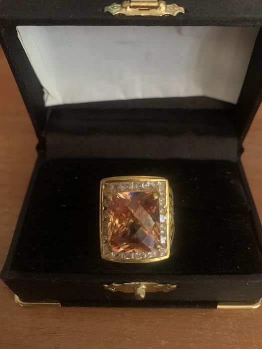 перстень мужской.