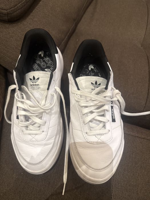 Маратонки адидас  40 номер