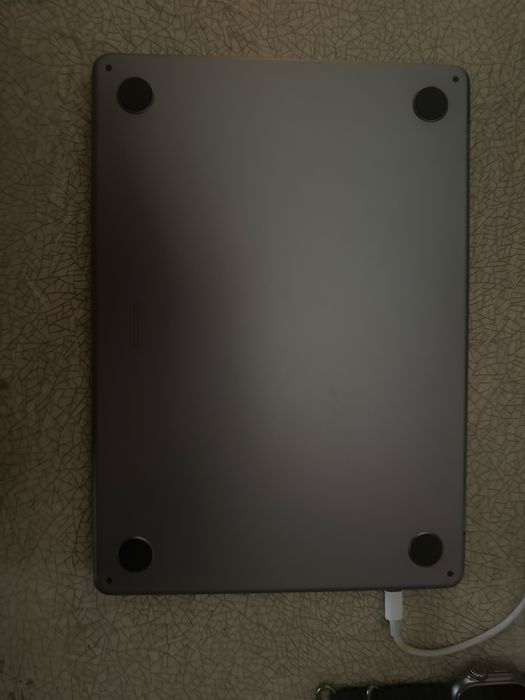 Продается MacBook Air M3 2024 заблокирован на iCloud