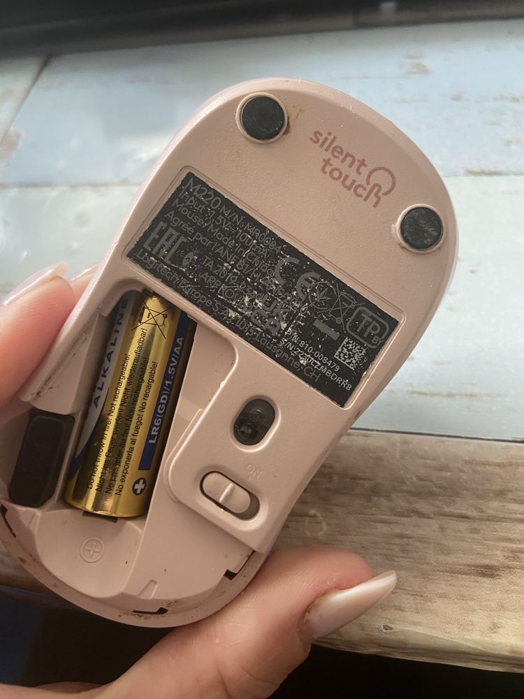 Безшумна мишка Logitech / silent mouse