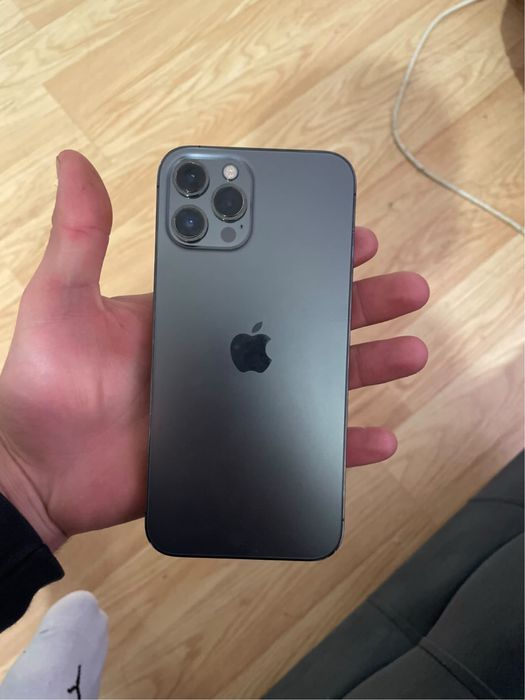 Vând iphone 12 pro max