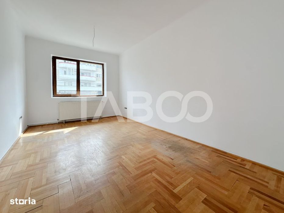 Apartament cu 2 camere decomandate in Centru pretabil si pentru birou
