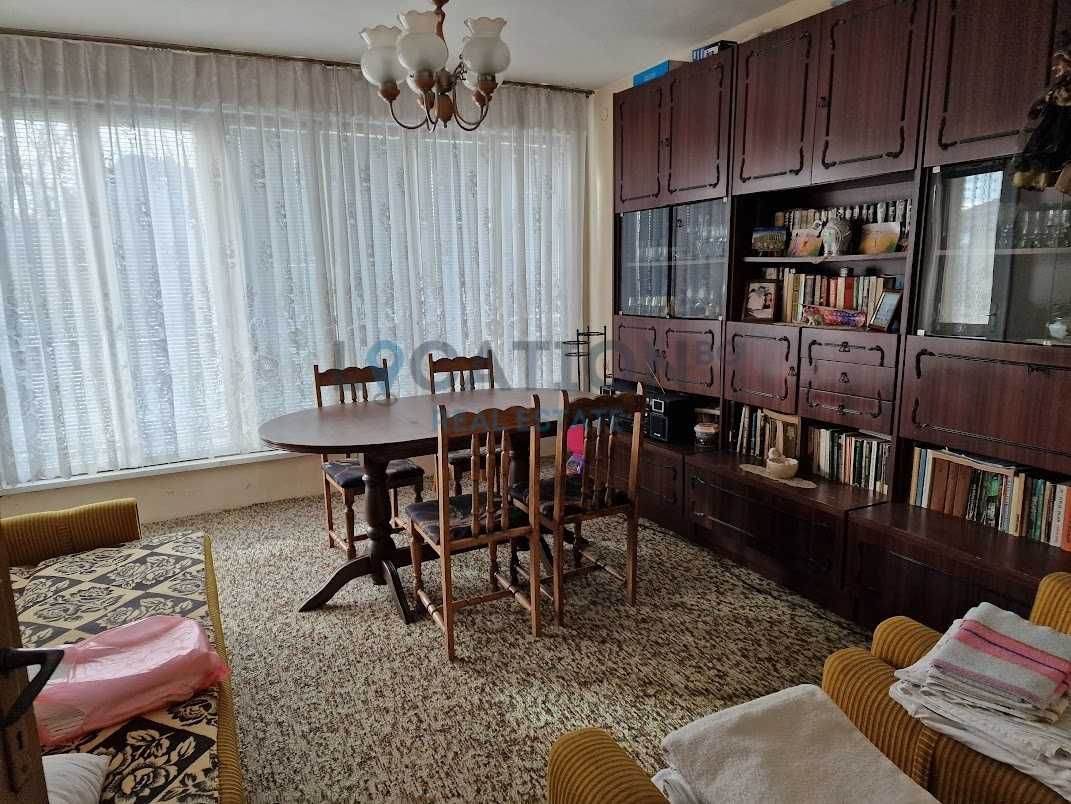 Етаж от къща в гр.Каварна