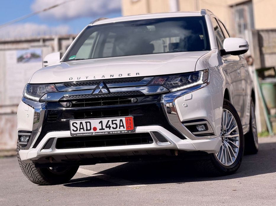 Mitsubishi Outlander 2020 | HYBRID | NEW MODEL | 306CP | Automat | 4x4 | GARANTIE 3 ANI !!!