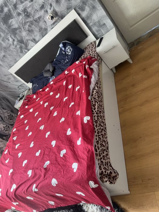 Vand mobila de 1 an de zile
