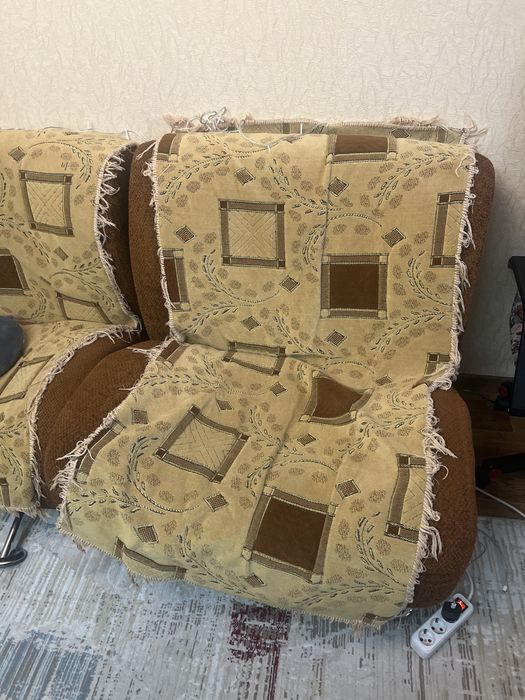 Диван и два кресла