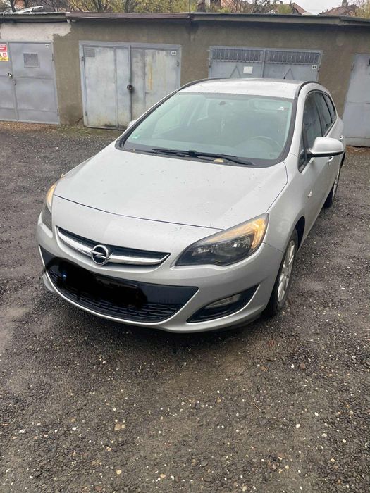 Vând Opel Astra J