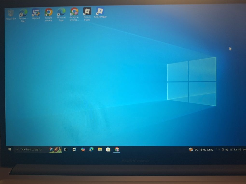 Asus 8 GB RAM Windows 10 Pro are 1.20 GHz are 300 GB pe D pe C 176