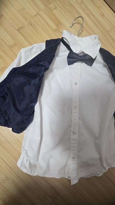 Елегантен костюм за момче H&M от 4 части Размер 110 за 4-5 г Като нов