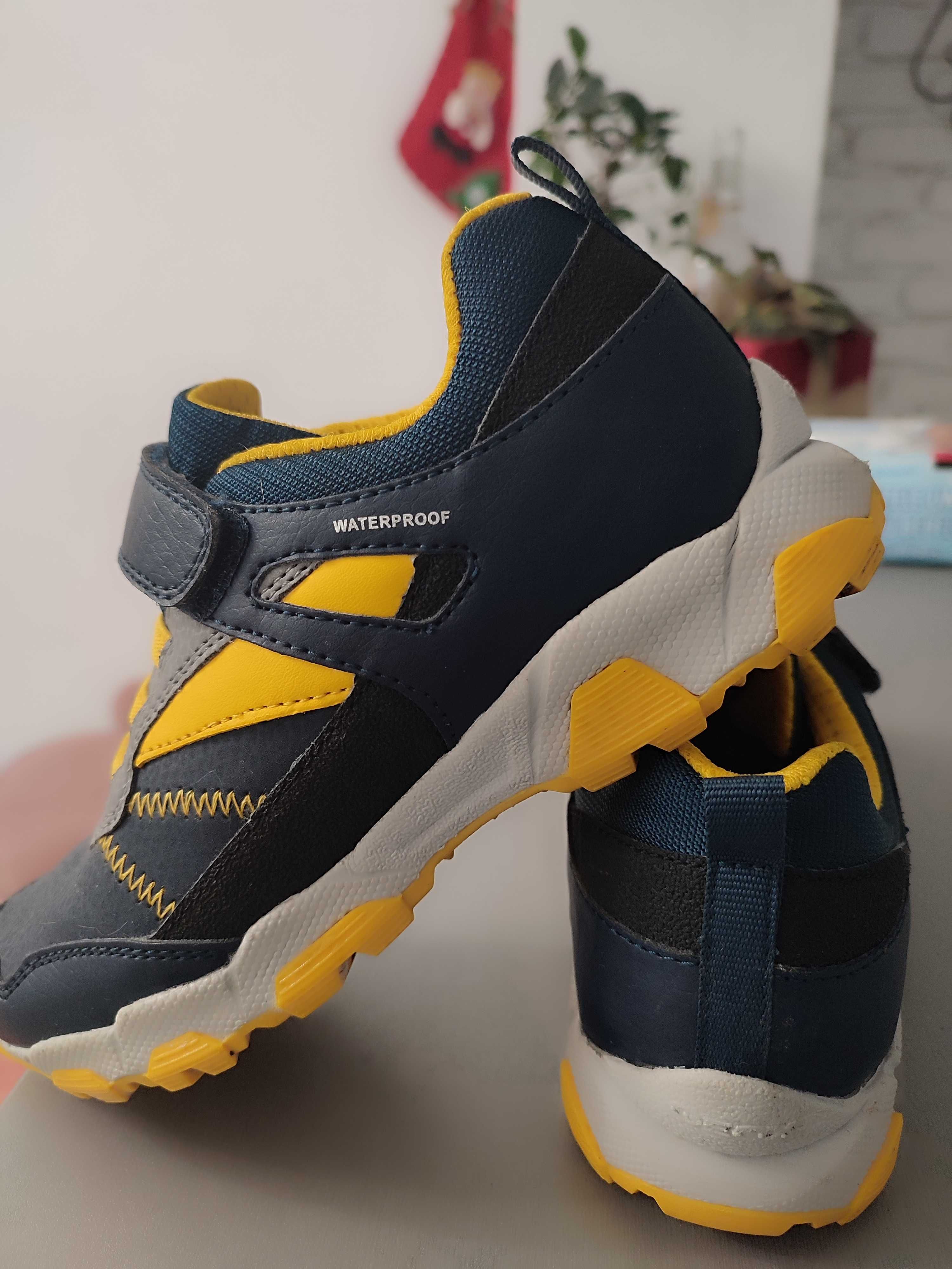 Adidași Geox băieți mărimea 33