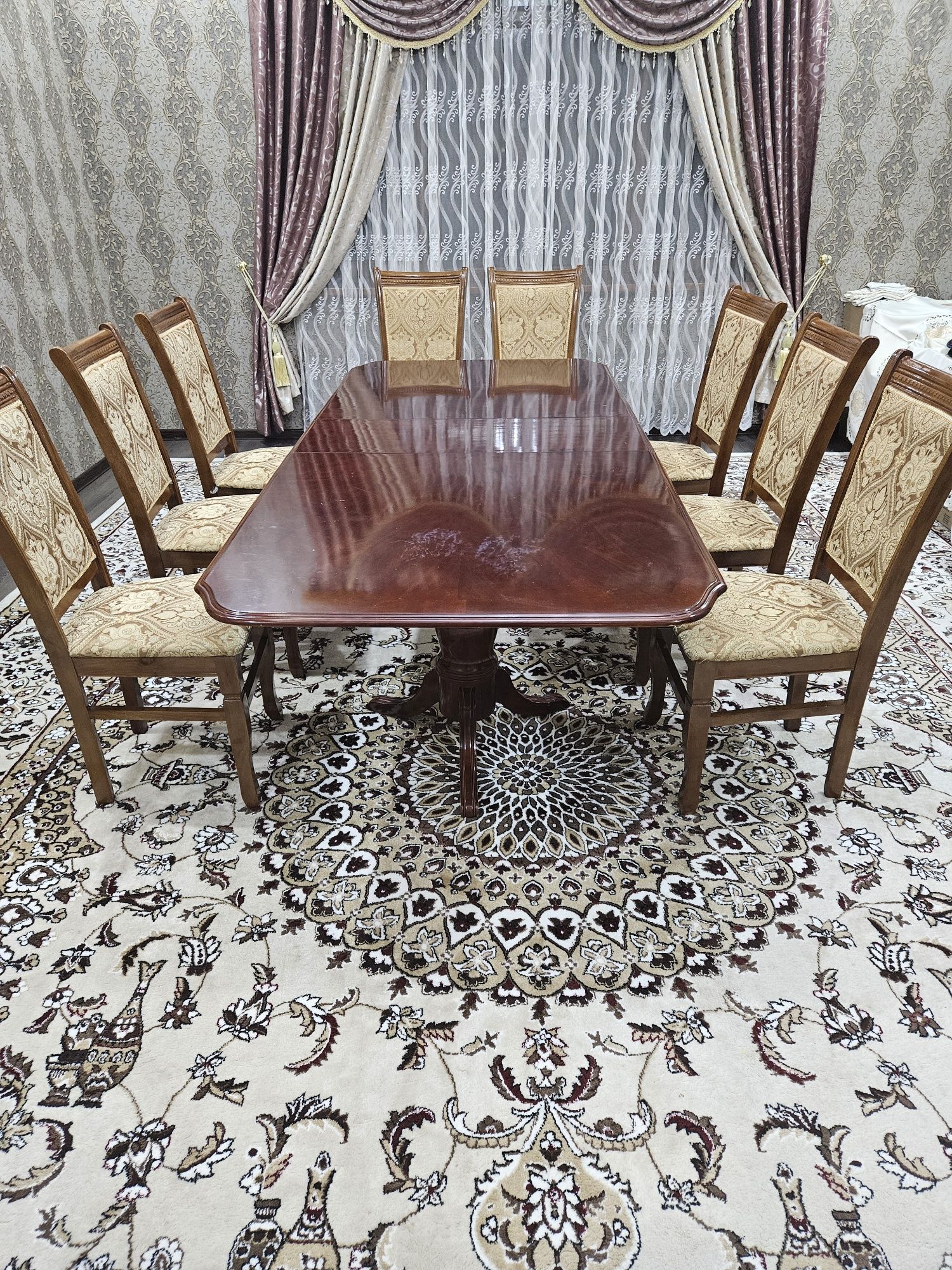 Продается Стол Со стульями