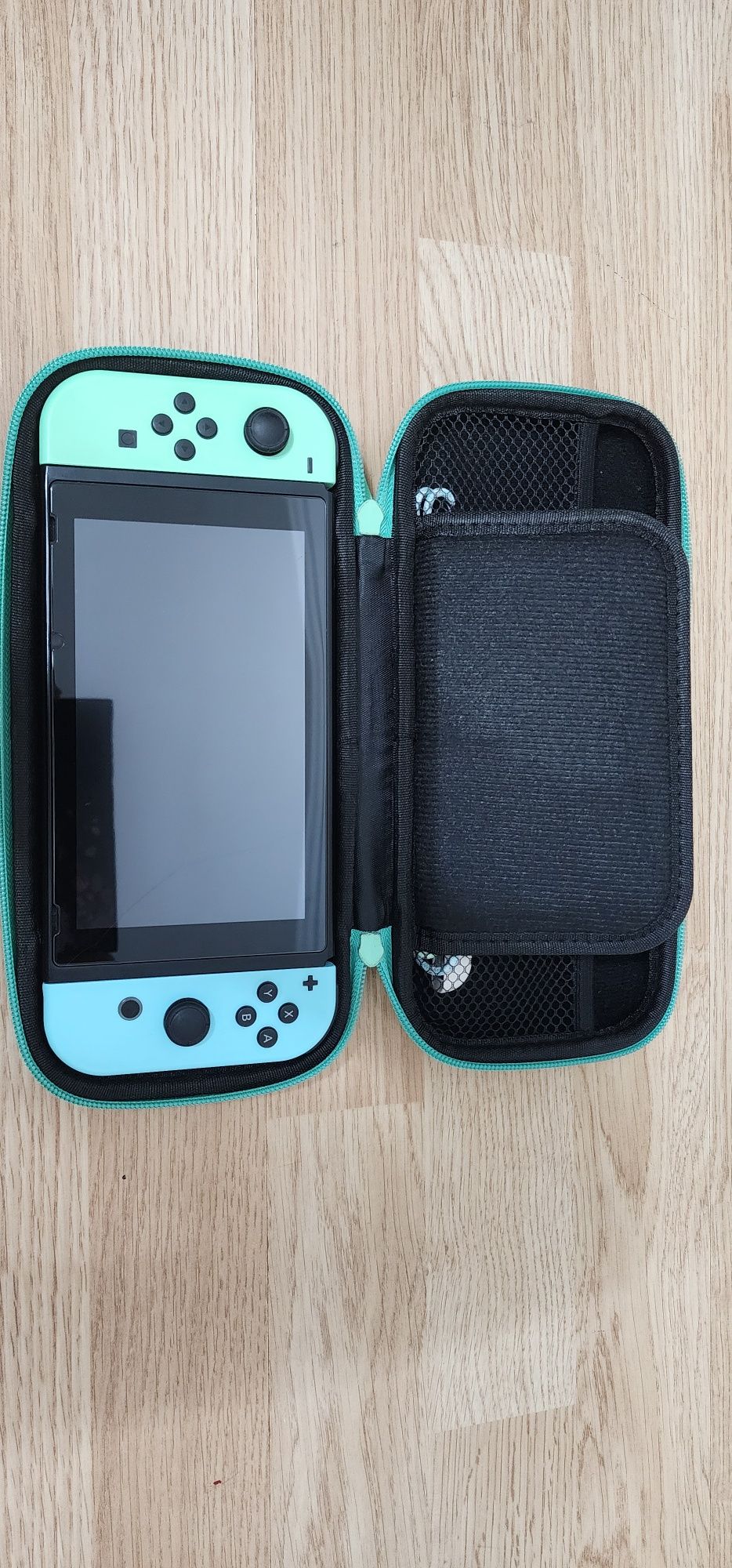 Nintendo Switch Animal Crossing с аксессуарами и играми .