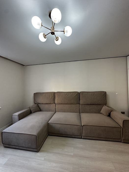 Продам Диван в хорошем состояние