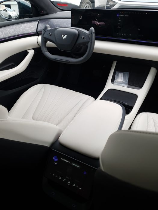 Jiyue Jidu Robo 07. 2024 elektro.