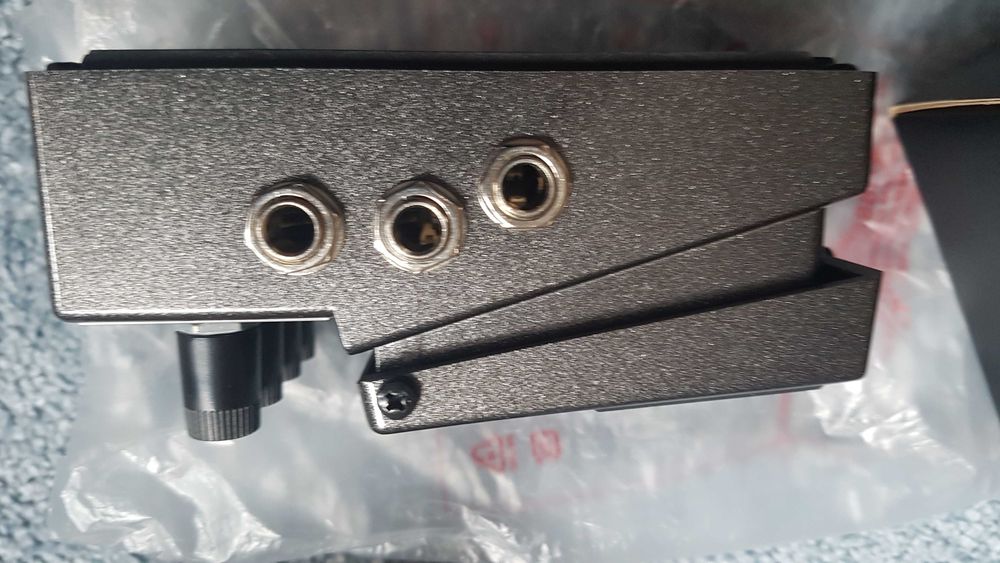 Vand efect chitara voce -pedala BOSS RV6 noua